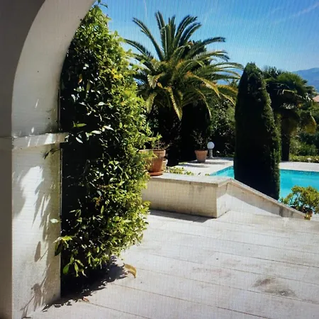 Apartment Avec Piscine Privee
